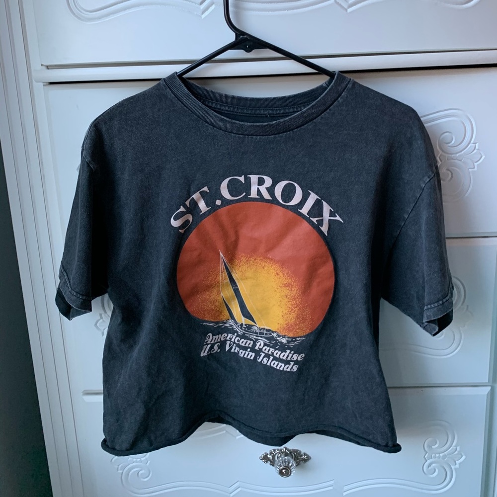 Short sleeve crop too